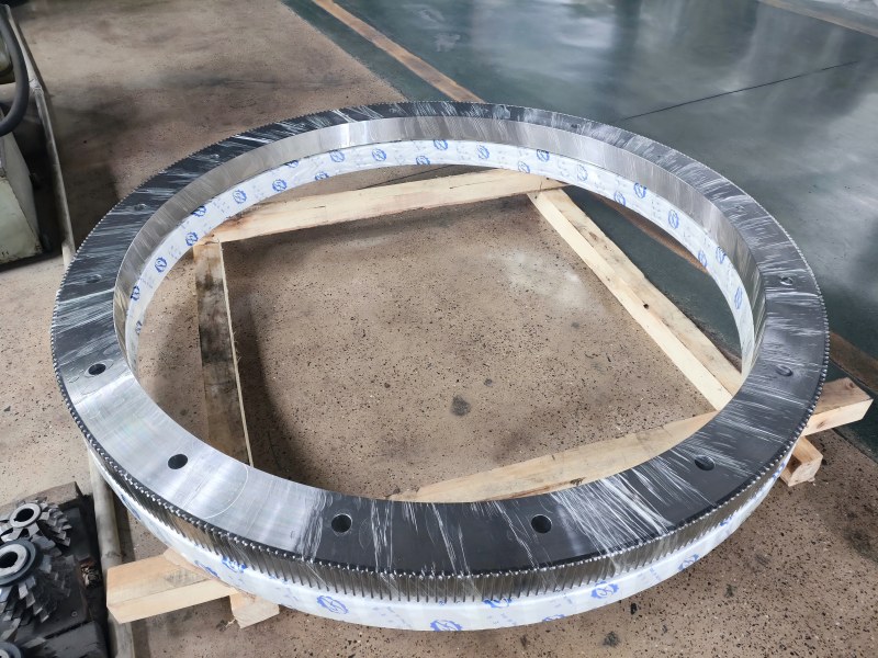 Double-row ball slewing bearing with inner gear