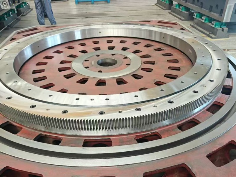 Large slewing ring bearing on site Large slewing ring bearing on site
